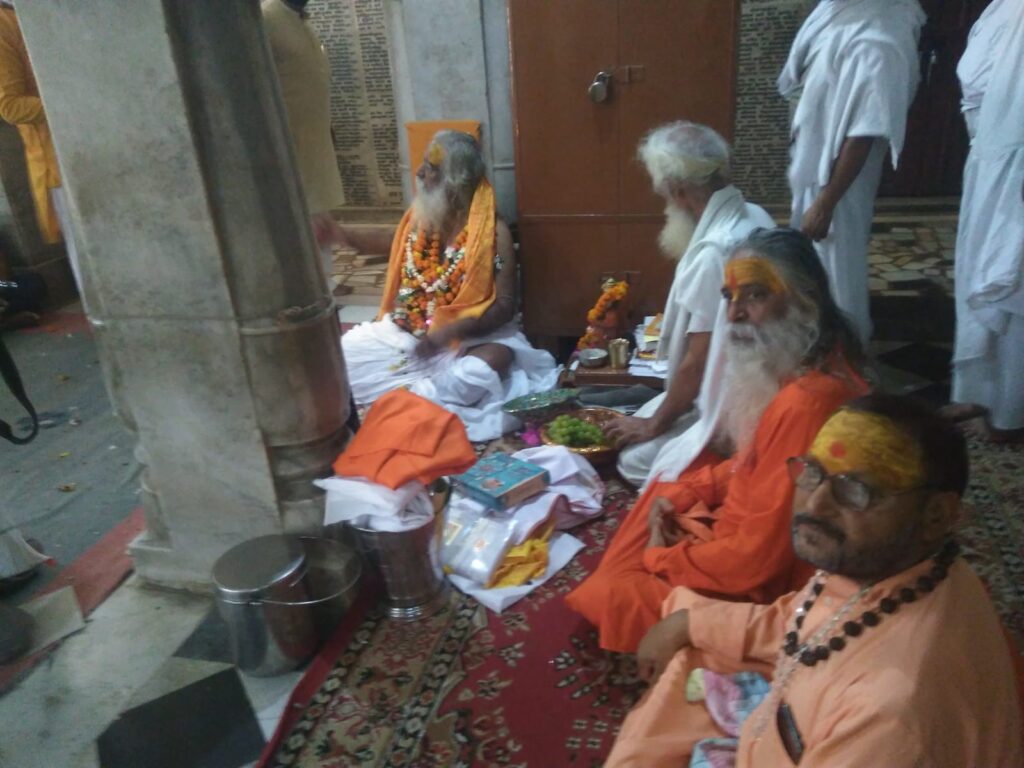 एक कार्यक्रम के दौरान भारतीय धर्मसंघ की टीम