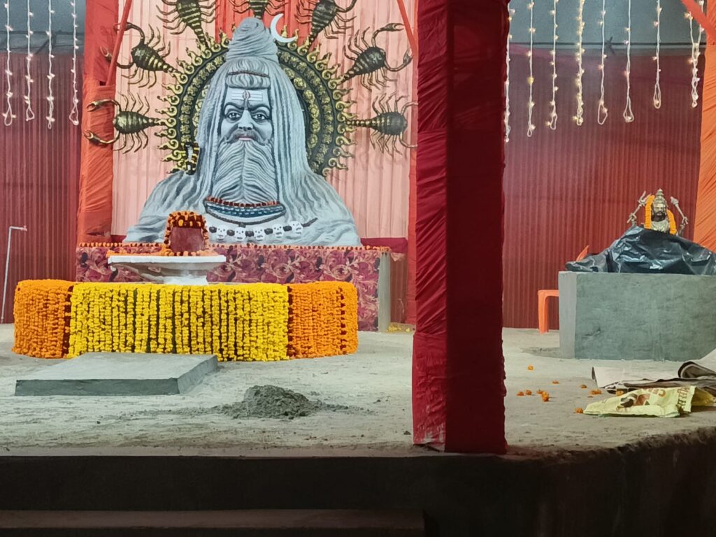 महाकुभ प्रयागराज में शिव प्रतिमा