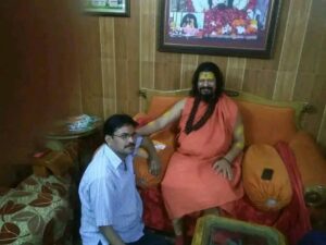 भारतीय धर्मसंध के संपादक अरूण पाण्डेय महामंडलेश्वर कैलाशानंद जी महराज के साथ