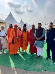 संरक्षक पुरूषोत्तम दास जी महराज व संपादक अरूण पाण्डेय दिल्ली में एक कार्यक्रम के दौरान
