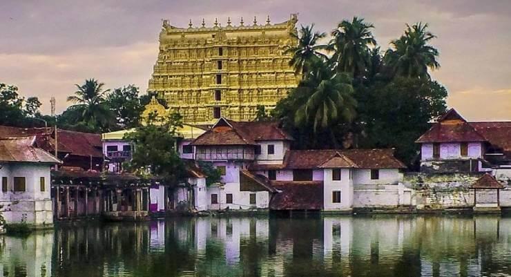 भारत के सबसे अमीर मंदिर: जहां आस्था के साथ बहता है अरबों का दान