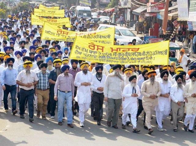पंजाब में धार्मिक कानून को लेकर आंदोलन तेज,