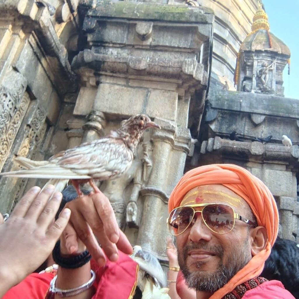 वरुण पीठाधीश्वर स्वामी दुर्गेश गिरी महाराज